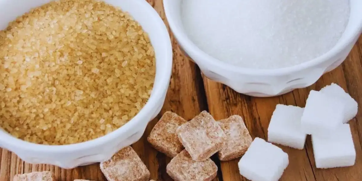 Nutritional difference between white and brown sugar